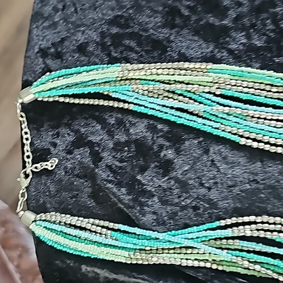 COPY - GORGEOUS Native American Indian Necklace made with beads. 22 inches long. - Picture 5 of 6